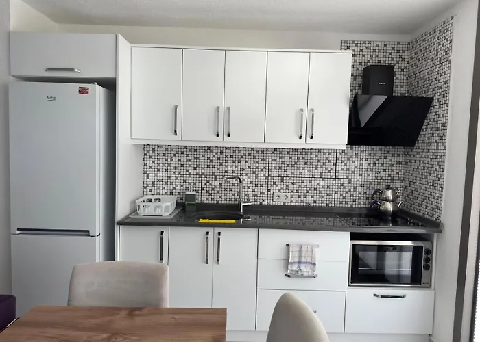 Single At Adabuku Seba Solemar Site -luxury Utilities Included Lägenhet